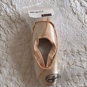 Suffolk pointe shoes